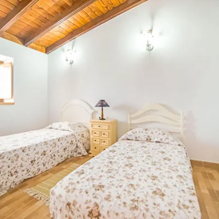 Comfy Holiday In Genoves With Balcony Dom wakacyjny