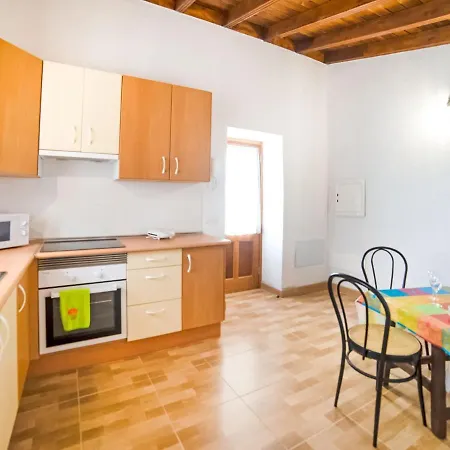 Dom wakacyjny Comfy Holiday In Genoves With Balcony *